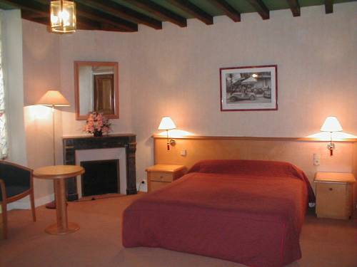 Les Lilas Des Deux Ponts : Hotel near Saint-Bris-le-Vineux