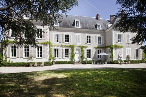 Chateau De La Resle : Guest accommodation near Courtaoult