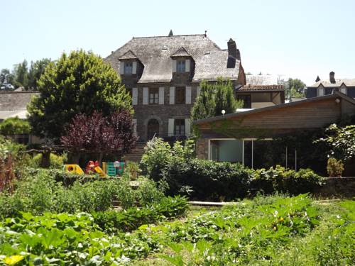 Logis Hostellerie Des Lauriers : Hotel near Laval-Roquecezière