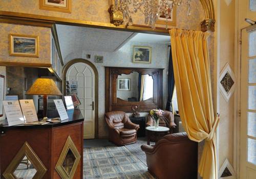 Hôtel De France Et De Guise : Hotel near Muides-sur-Loire