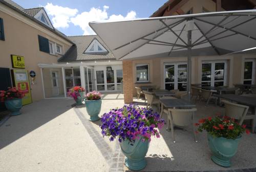 Logis L'Orée de Chartres : Hotel near Chauffours