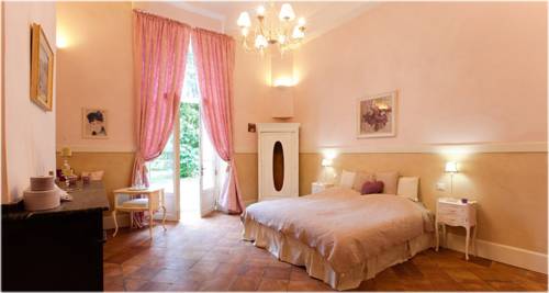 Le Petit Chateau Argoumbat : Bed and Breakfast near Asques