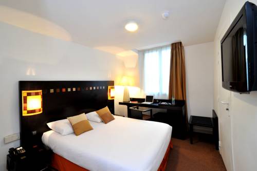 Balladins Superior Paris Est Saint Maur : Hotel near Île-de-France