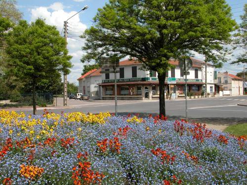 Au Bon Sejour : Hotel near Marne