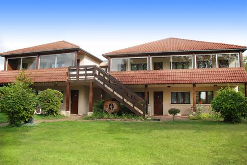 Inter-Hotel La Dousseine : Hotel near Garnay