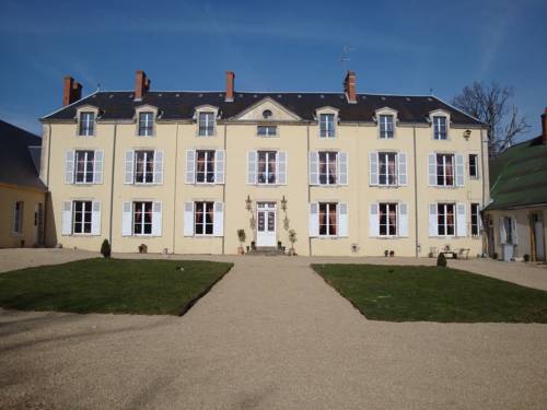 Chateau De Chesne : Bed and Breakfast near Saint-Georges-sur-la-Prée