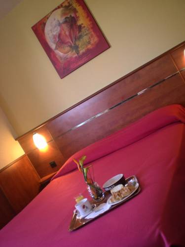 Brit Hotel Antares : Hotel near Semoy