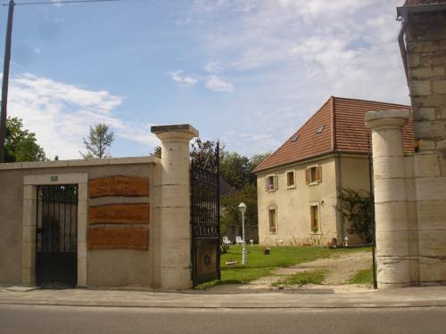 Le Domaine des Papillons : Hotel near Quenoche