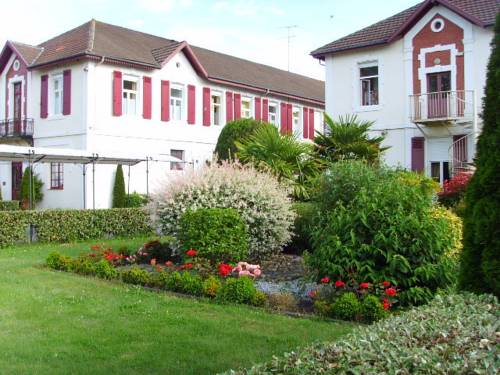 Hôtel Les Sources : Hotel near Vicq-d'Auribat