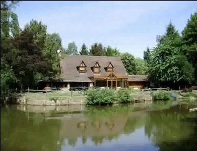 Auberge du Bord des Eaux : Hotel near Hergnies