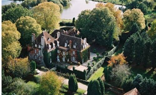 Château Les Dryades : Guest accommodation near Mouhet