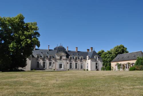 Chateau La Touanne : Bed and Breakfast near Lorges