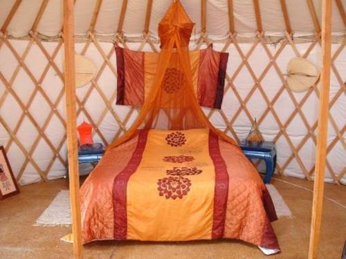 Chambre d'hôtes Les Yourtes Charentaises : Guest accommodation near Rouffignac