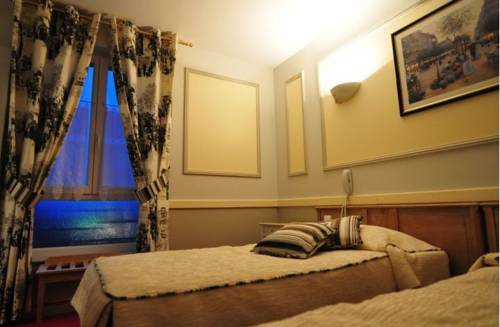 Hotel de France : Hotel near Saint-Hilaire-lez-Cambrai