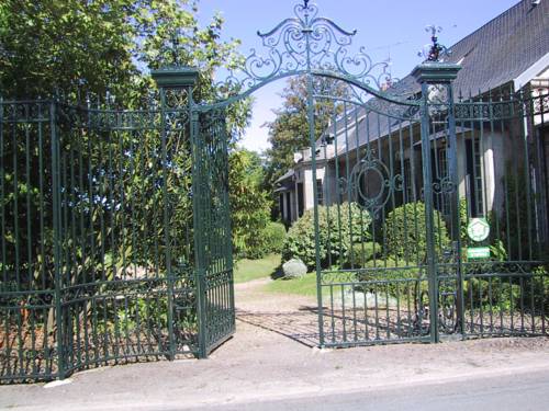 Domaine de l'Etang : Bed and Breakfast near Contescourt