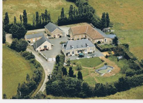 Les Gites du Champ Fleuri : Bed and Breakfast near Pincé