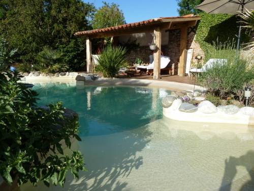 Chambres et Table d'Hôtes Le Village : Bed and Breakfast near Renneville