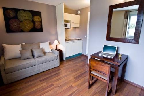 Les Viviales Rambouillet : Residence near Saint-Prest