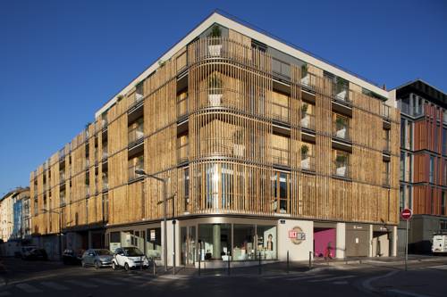 Dock Ouest Residence Groupe Paul BOCUSE : Residence near La Tour-de-Salvagny