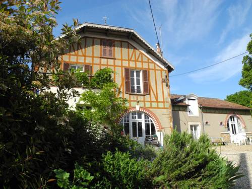 Le Clos de la Fontaine : Bed and Breakfast near Saint-Georges-sur-la-Prée