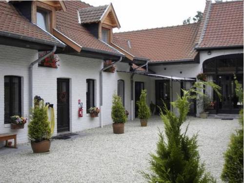 La Ferme de la Place : Bed and Breakfast near Cappelle-en-Pévèle