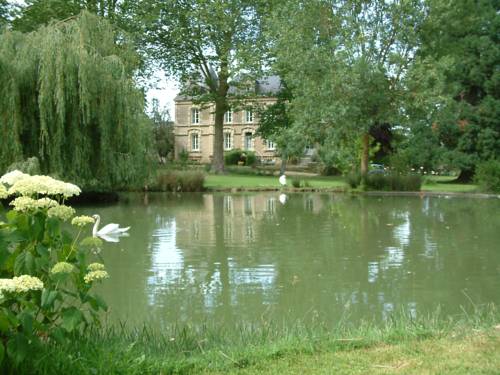 Château du Beugnon : Bed and Breakfast near Luigné