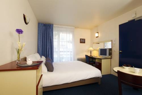 Appart'City Louveciennes : Guest accommodation near Le Port-Marly