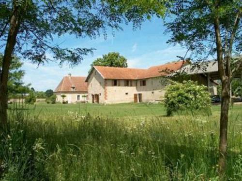 Chambres d'Hôtes Domaine du Bourg : Bed and Breakfast near Montambert