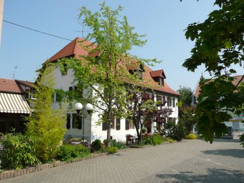 Au Lion Rouge : Hotel near Rosenau