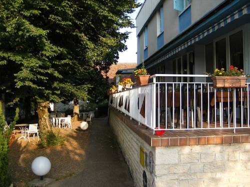 Hotel Restaurant Le Bouche à Oreille : Hotel near Cahus