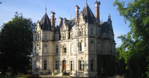 Chateau Saint Martial : Bed and Breakfast near Saint-Simeux