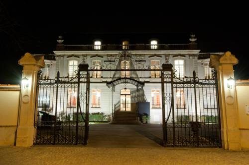 Chateau De Rilly : Hotel near Les Grandes-Loges