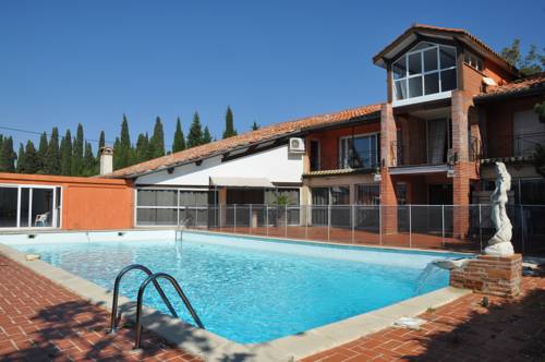 Domaine de Hurlevent : Bed and Breakfast near Renneville