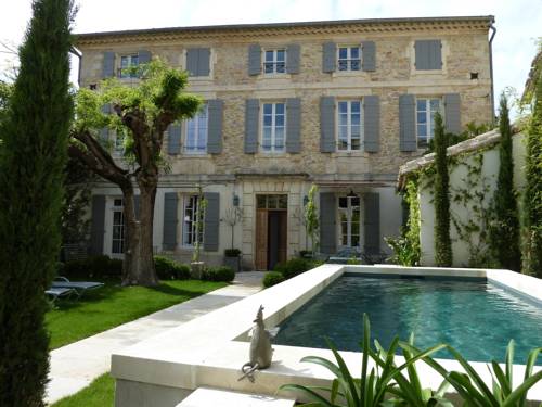 La Maison Saint Jean : Bed and Breakfast near Saint-Pierre-de-Mézoargues