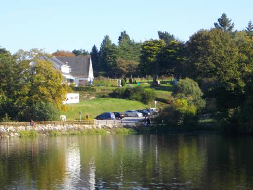 Les reflets du lac : Hotel near Guenrouet