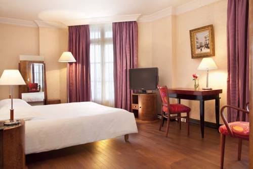 Hôtel Le Continental : Hotel near La Roche-Maurice