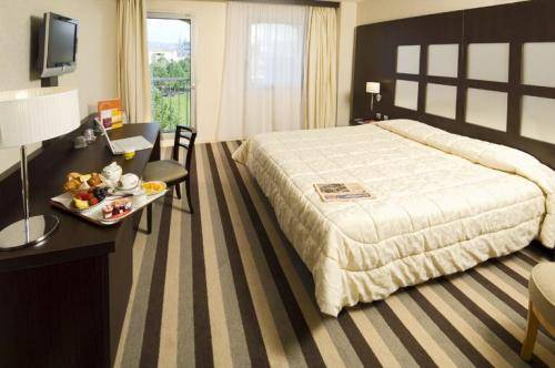 Mercure Rouen Champ de Mars : Hotel near Notre-Dame-de-Bondeville