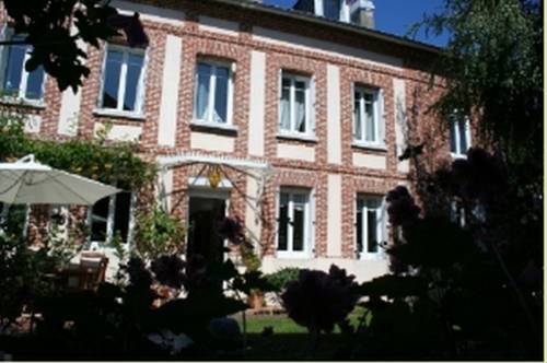 Au Coing du Jardin : Bed and Breakfast near Calleville-les-Deux-Églises
