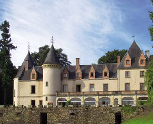 Chateau Hotel Beuvrière : Bed and Breakfast near Saint-Georges-sur-la-Prée