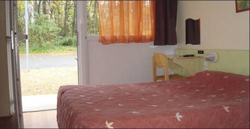P'tit Dej Hôtel Les Papillons Mâcon Sud : Hotel near Châtillon-sur-Chalaronne