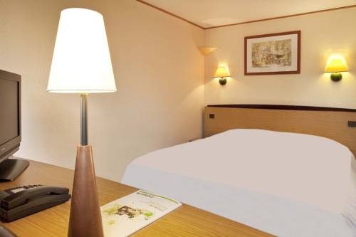 Campanile Nancy Est - Essey : Hotel near Belleau