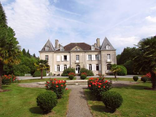 Château de Kerlarec : Bed and Breakfast near Tréogan