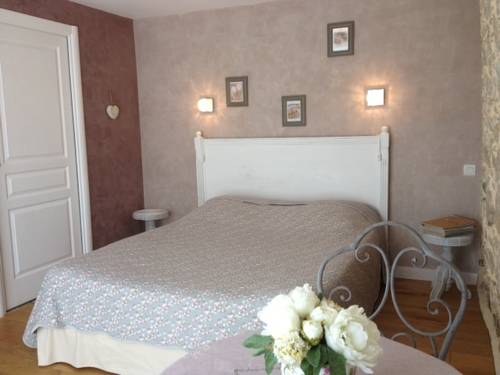 Chambres d'hôtes de la Noë : Bed and Breakfast near Corps-Nuds