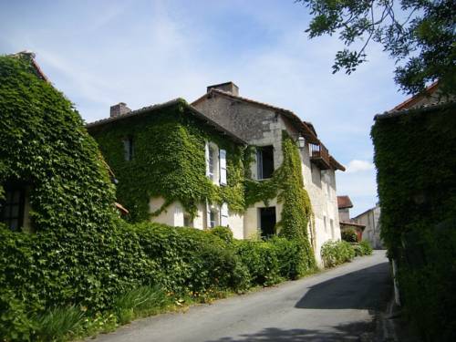 Hotel La Vieille Maison : Hotel near Saint-André-de-Double