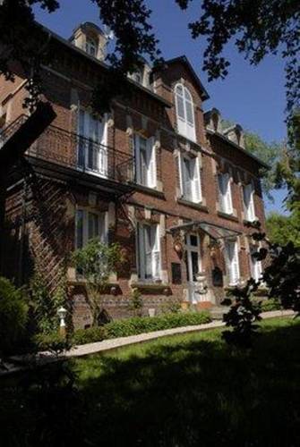 Le Domaine de Pasiphae : Bed and Breakfast near Bois-Arnault