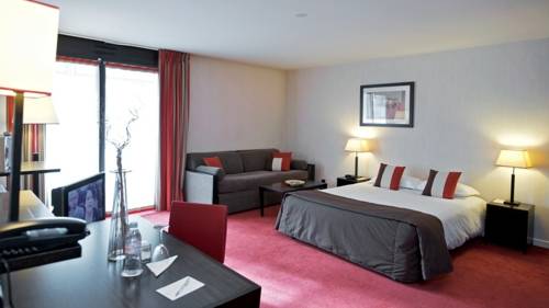 Fraser Suites Harmonie Paris La Défense : Residence near Courbevoie