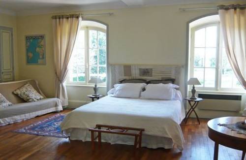 Château de l'Ormet : Bed and Breakfast near Le Mayet-d'École