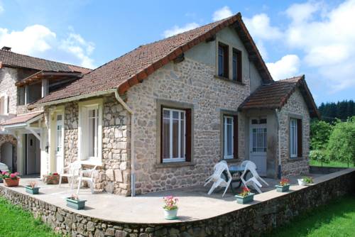 Gîte Des Sapins : Guest accommodation near Le Cergne