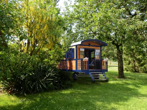 La Roulotte du Domaine de Meigné : Guest accommodation near Meigné