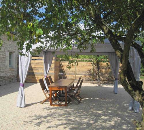 Le Bonheur Est Dans Le Pré : Bed and Breakfast near La Breille-les-Pins